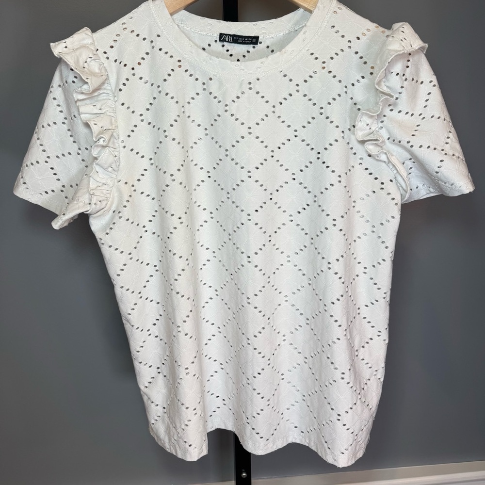 Zara White Eyelet Blouse‎ with Ruffle Sleeves
